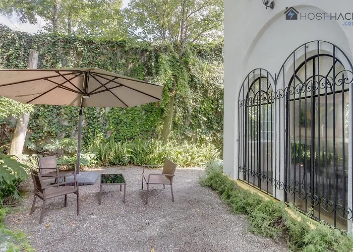 Refurbished Mansion With Garden & Patio In Lomas - Monte Blanco * Città del Messico